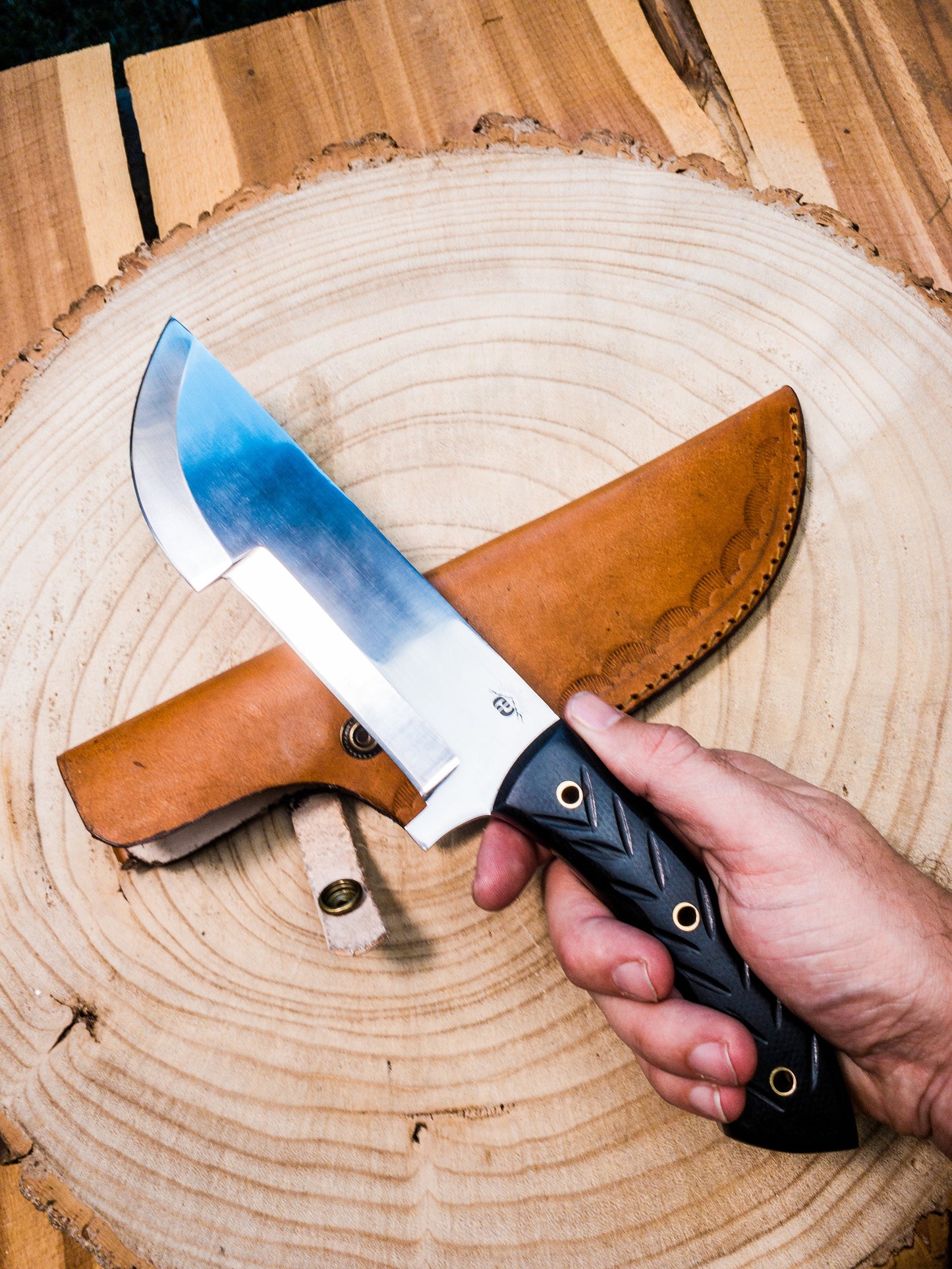 1085 Stainless Tracker / Hunting Knife