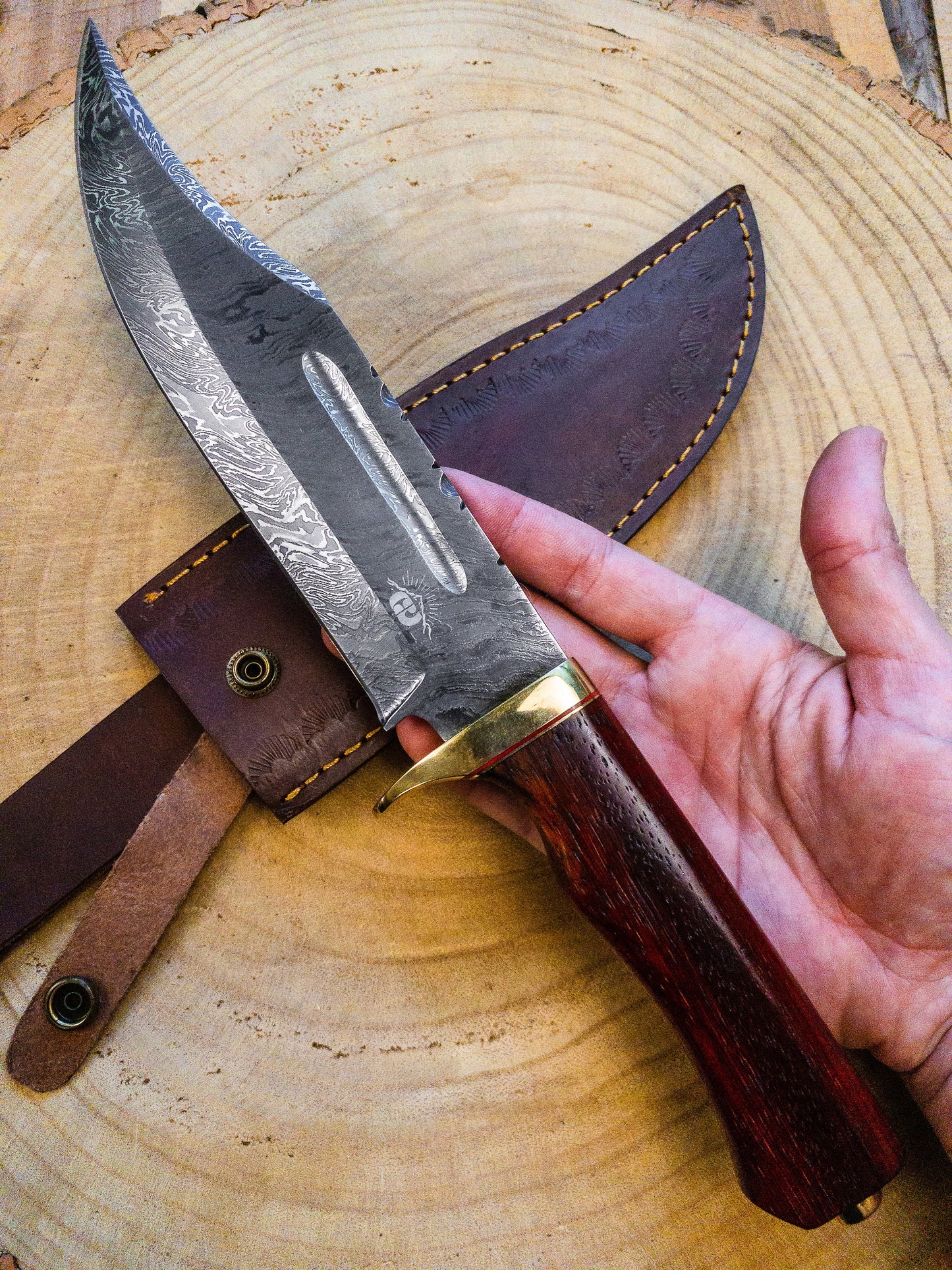 Bowie Hunting Knife Damascus Steel