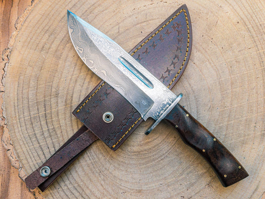 Damascus Wolf Bowie Hunting Knife / Walnut Handle / Leather Sheath