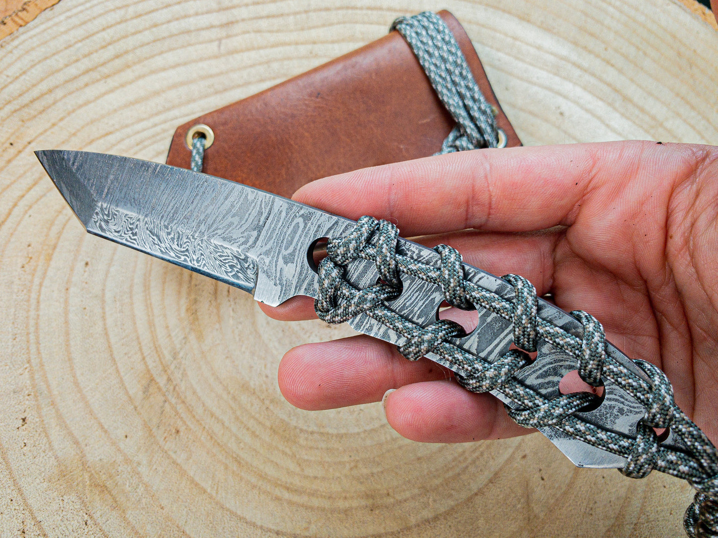 Damascus Hunting EDC Knife Fixed Blade w/ Paracord Wrap