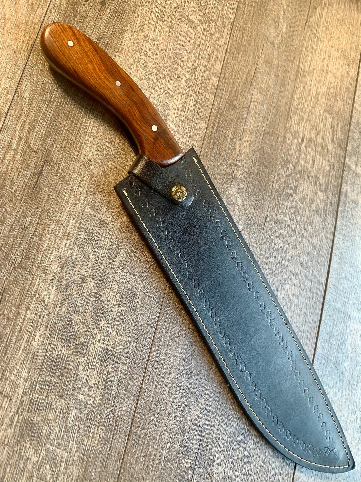 Hunting / Bowie Knife in 1085 Steel, Rosewood Handle