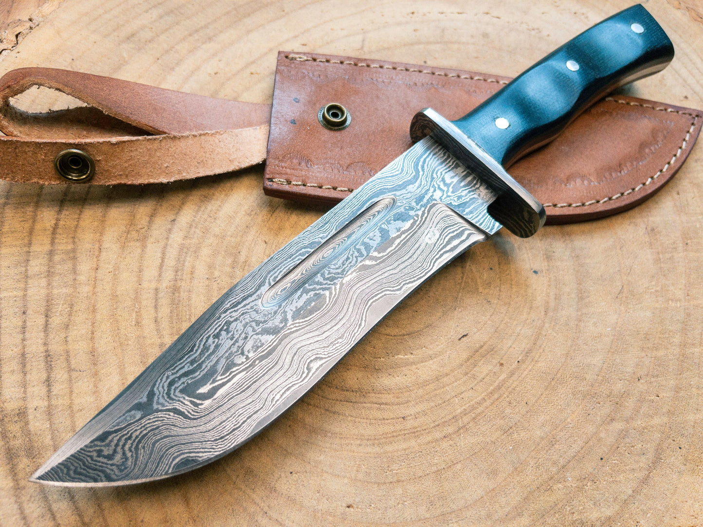 Damascus New Moon Bowie Hunting Knife / Micarta Handle / Leather Sheath