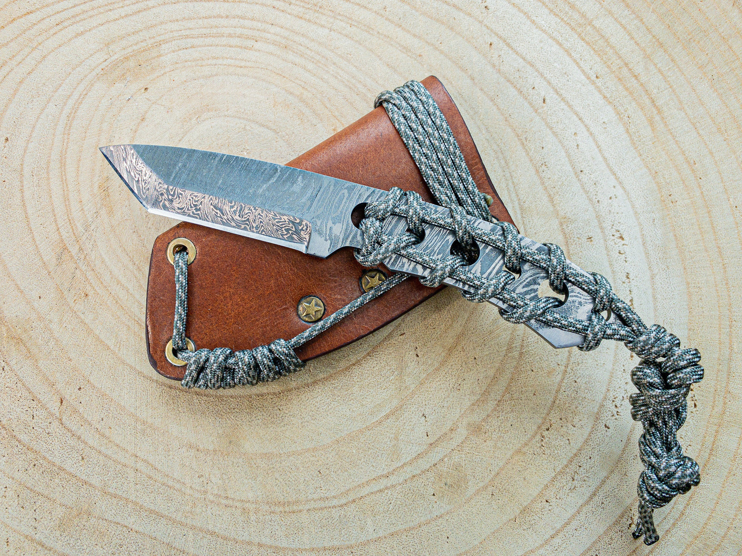 Damascus Hunting EDC Knife Fixed Blade w/ Paracord Wrap